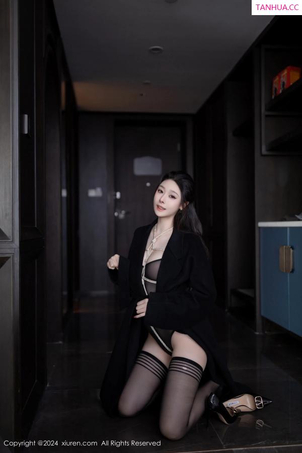 逗逗DouDou  [XiuRen]高清写真图 2024.05.16 No.8552 小逗逗 黑丝美腿第11张图片